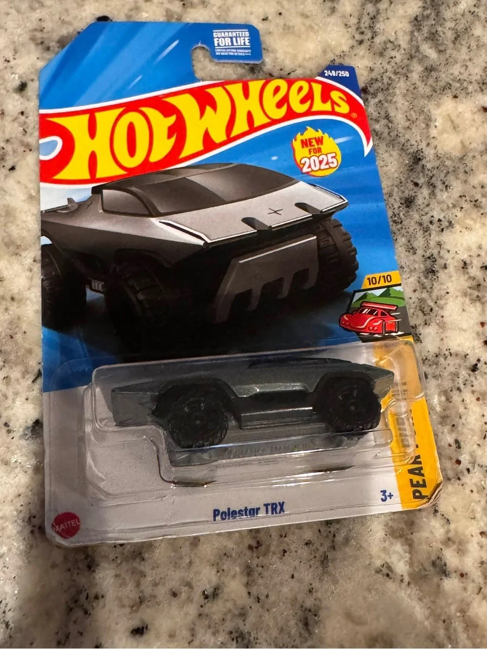 Hot Wheels 2021 & 2025 Retro Racers 2-Car Set - Black & Red